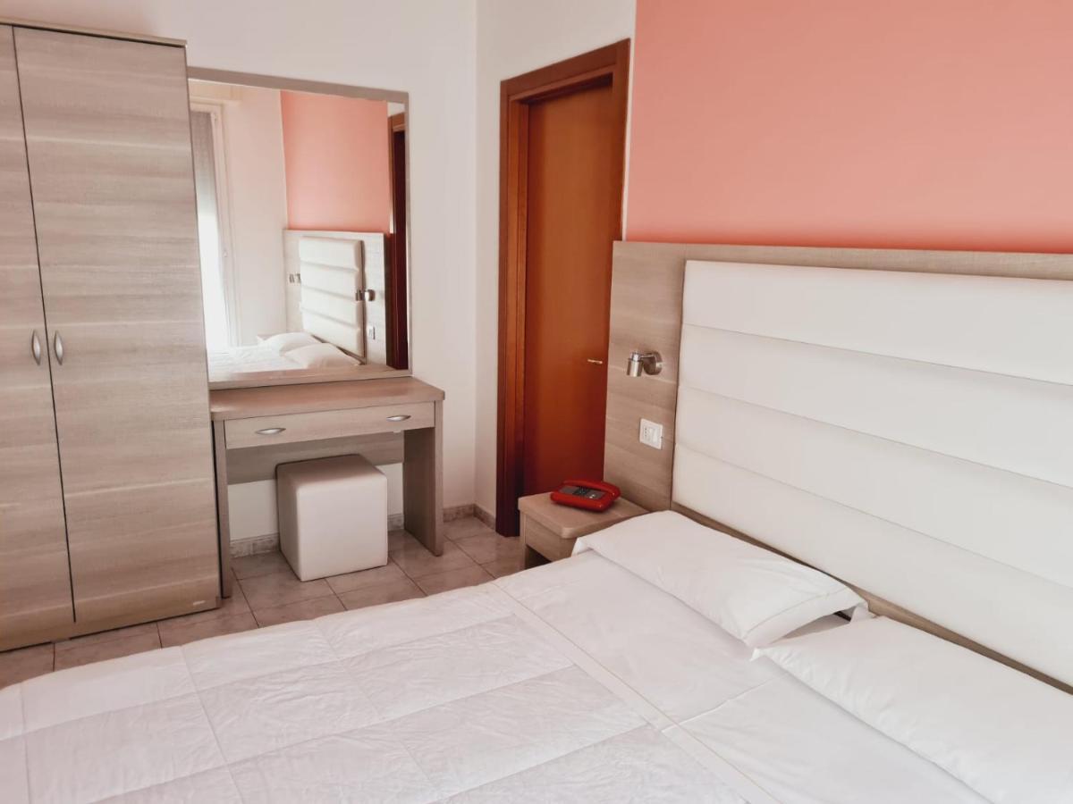 Hotel San Marco Pesaro Exteriör bild
