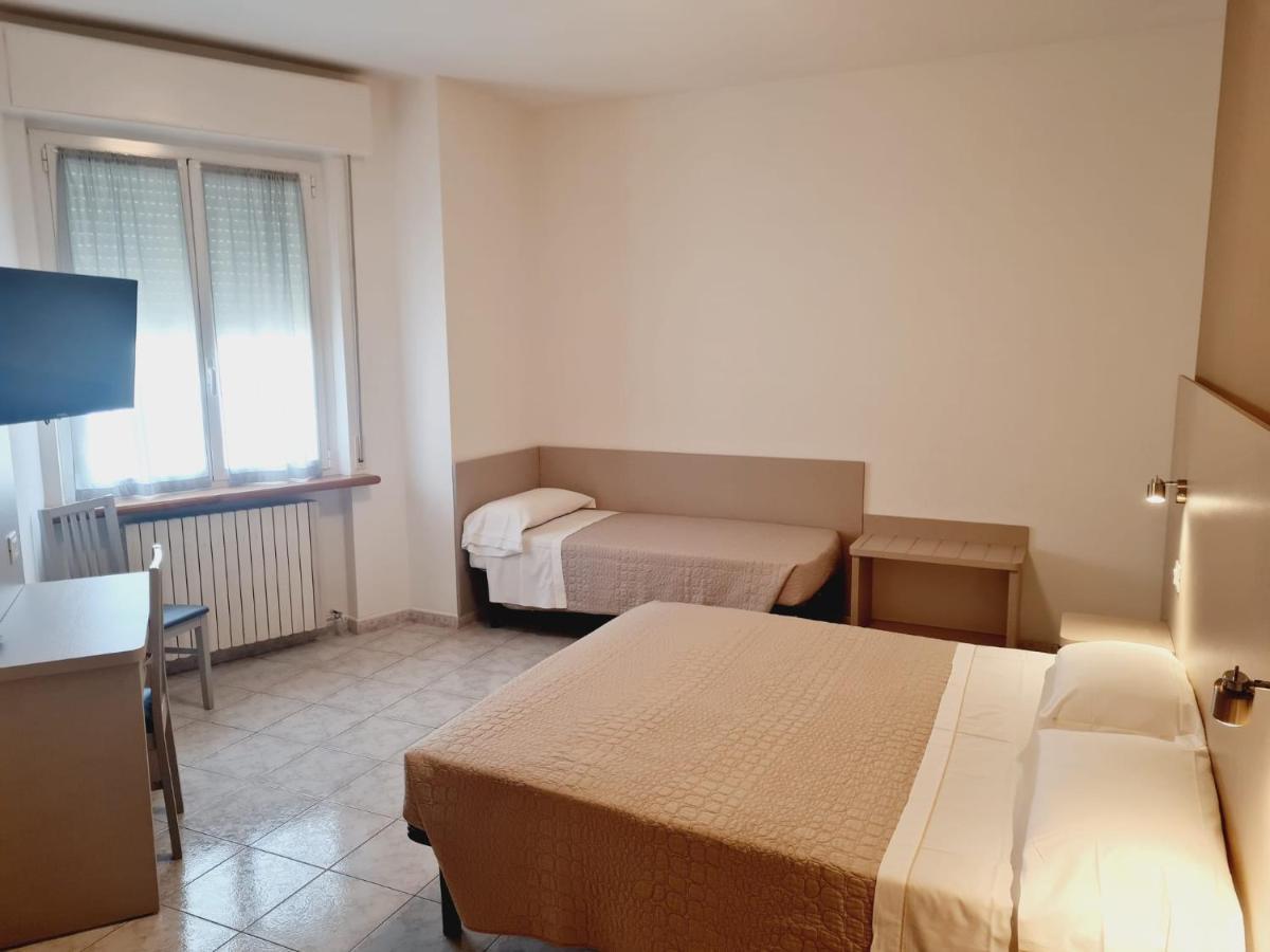 Hotel San Marco Pesaro Exteriör bild