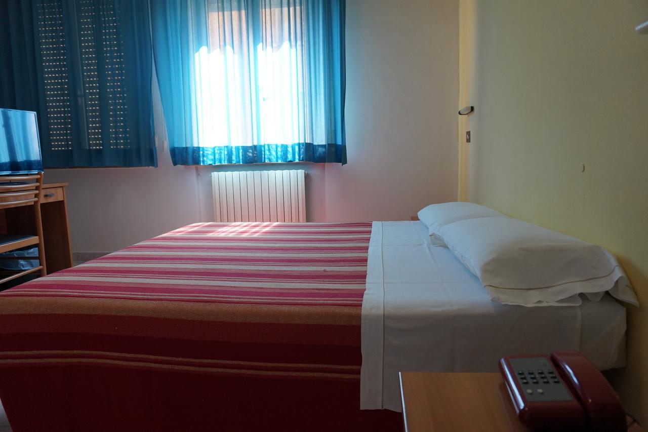 Hotel San Marco Pesaro Exteriör bild
