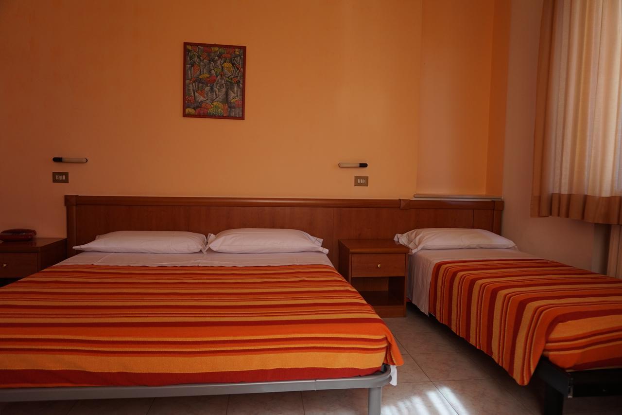Hotel San Marco Pesaro Exteriör bild