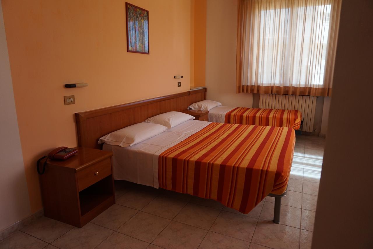 Hotel San Marco Pesaro Exteriör bild