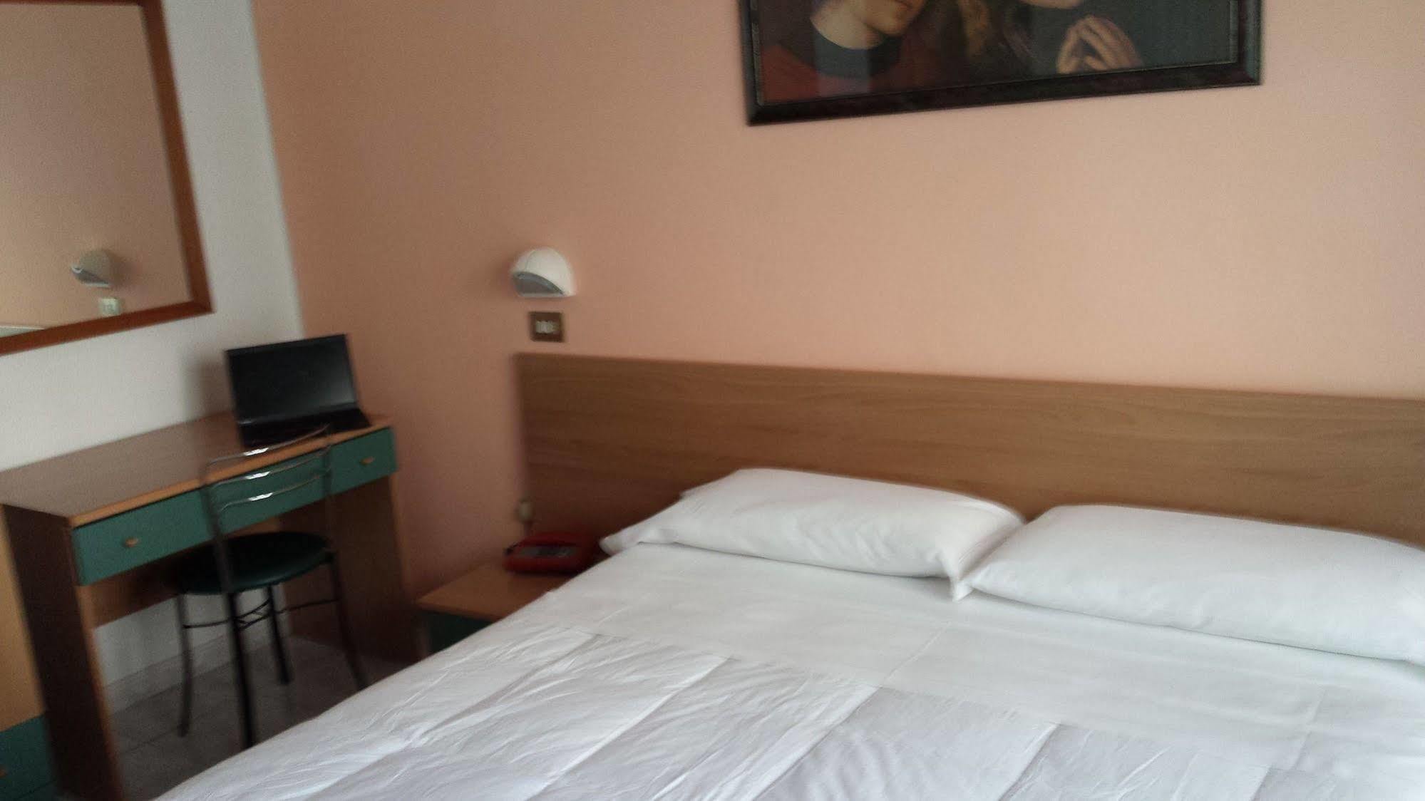 Hotel San Marco Pesaro Exteriör bild